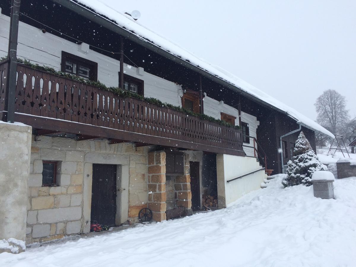 Roubenka Doubravice Hruba Skala Exterior foto